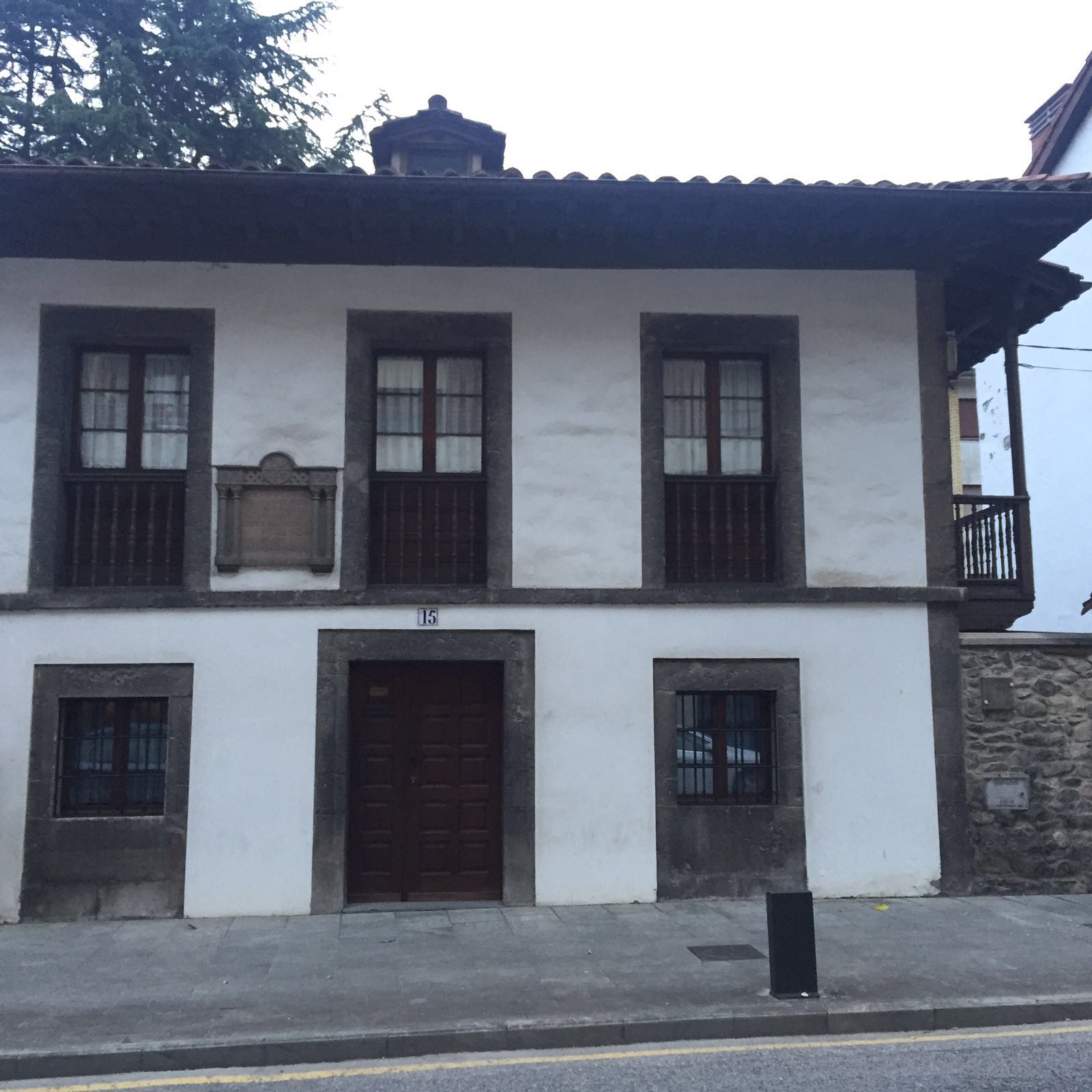 Despacho de Abogados. Antonio Cesar Hevia Méndez, en Pola de Lena